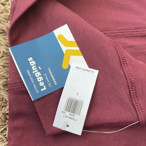 Old Navy women’s maroon leggings. Large - Picture 4 of 4